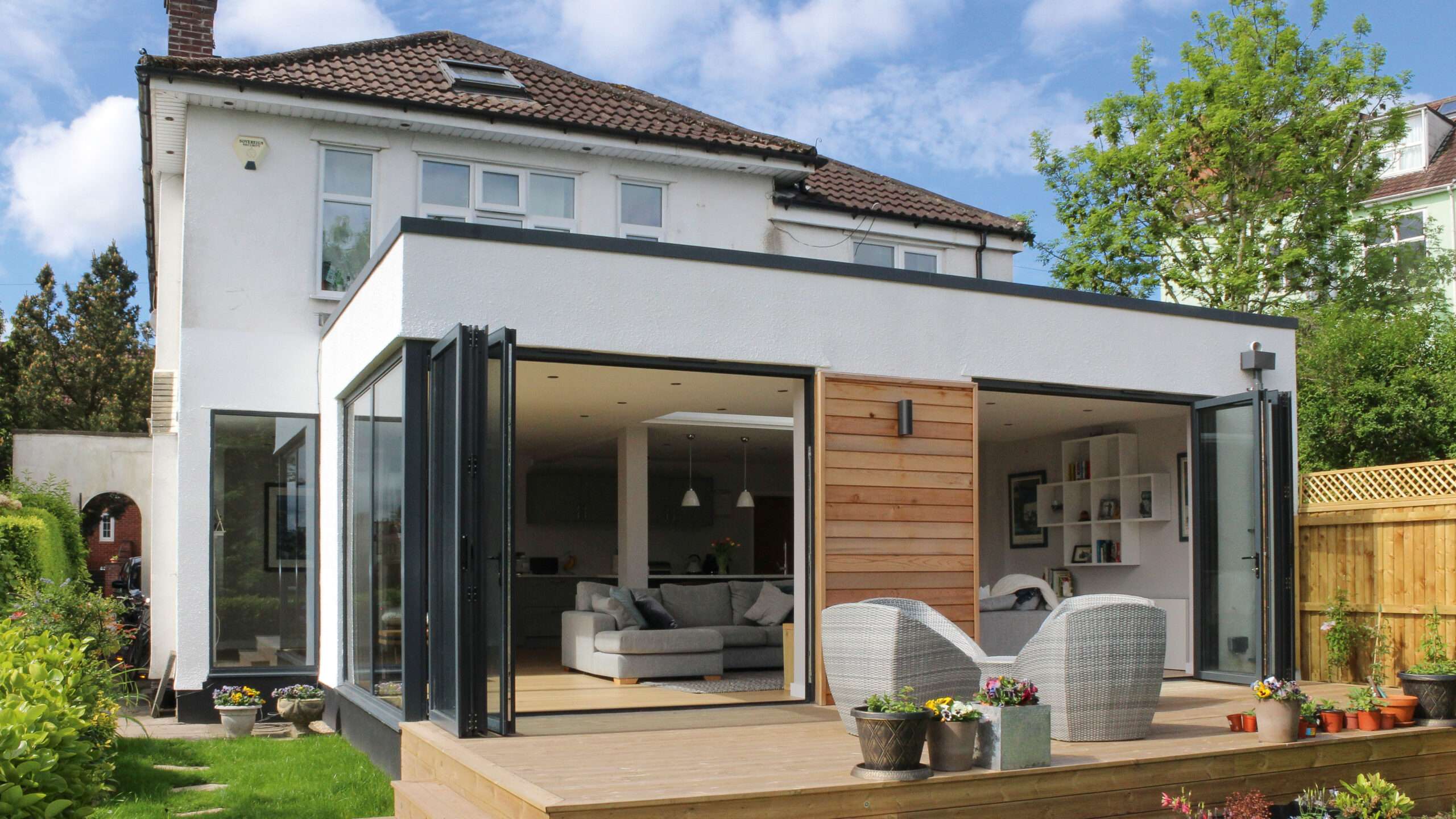 découvrez comment agrandir votre espace de vie avec une extension de maison sur mesure, alliant confort, style et valeur ajoutée à votre habitat.